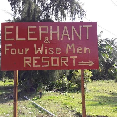 Elephant And Four Wise Men Resort Ram Nagar Eksteriør bilde